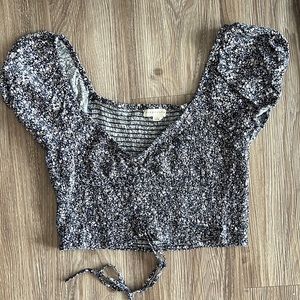 AéRopostale short sleeve crop top